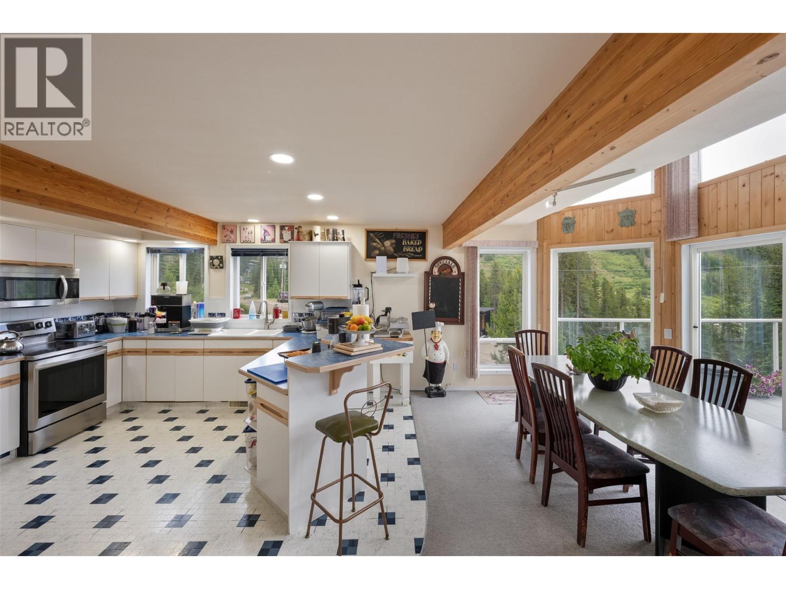 200 Cougar Road Property Photo 14