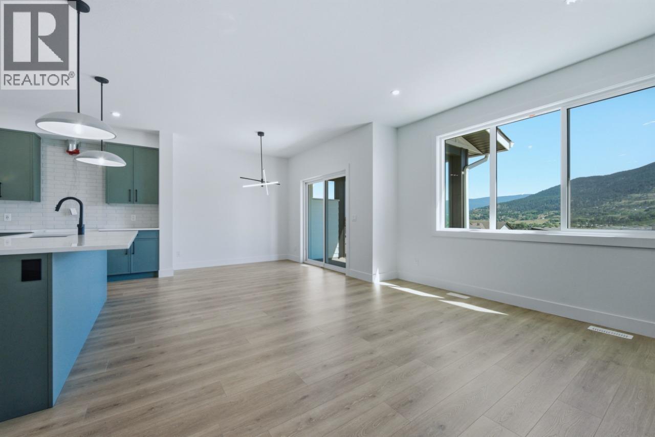 377 Arrowleaf Rise Property Photo 16