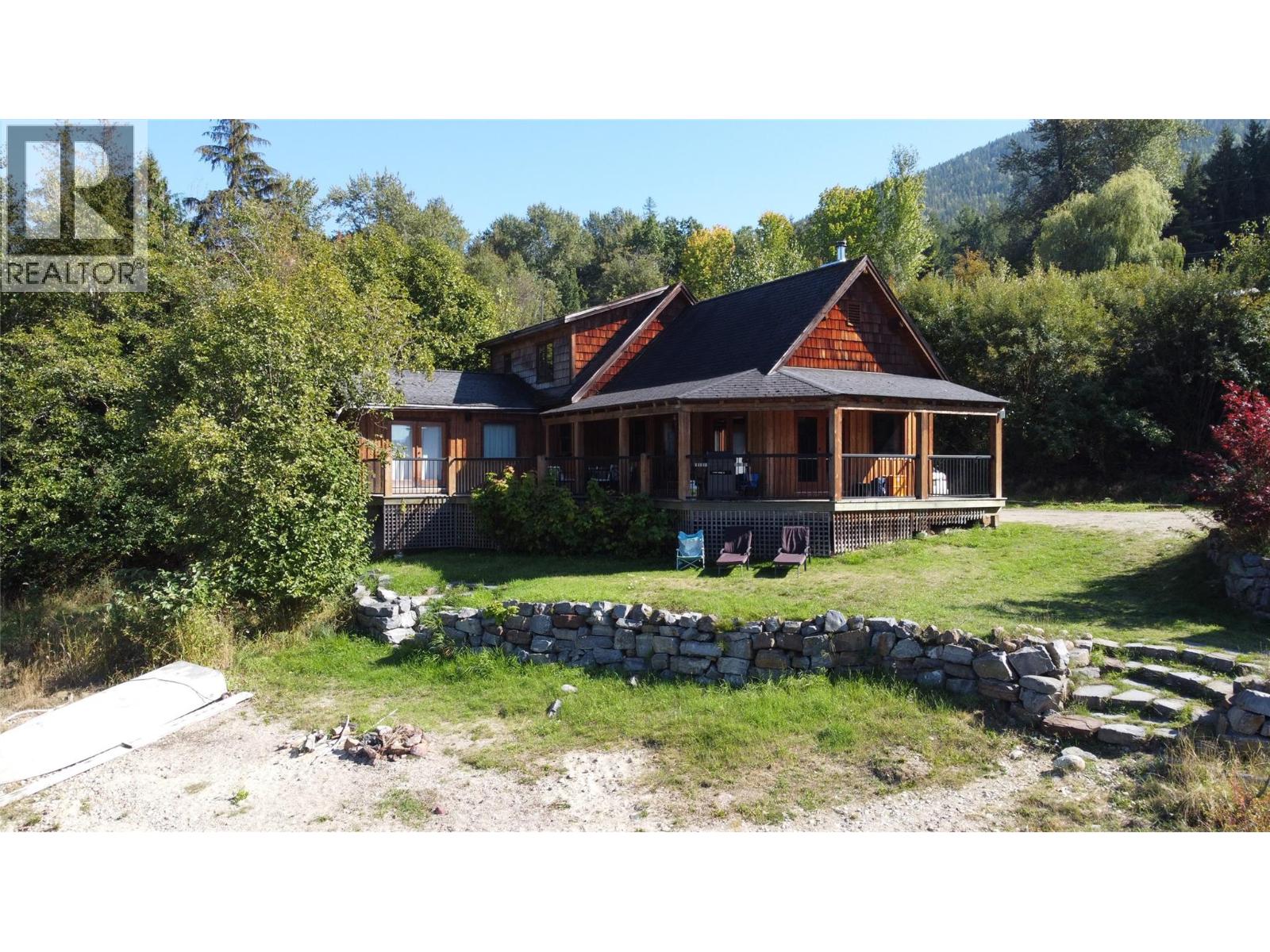 113 Kootenay Lake Road Property Photo 1