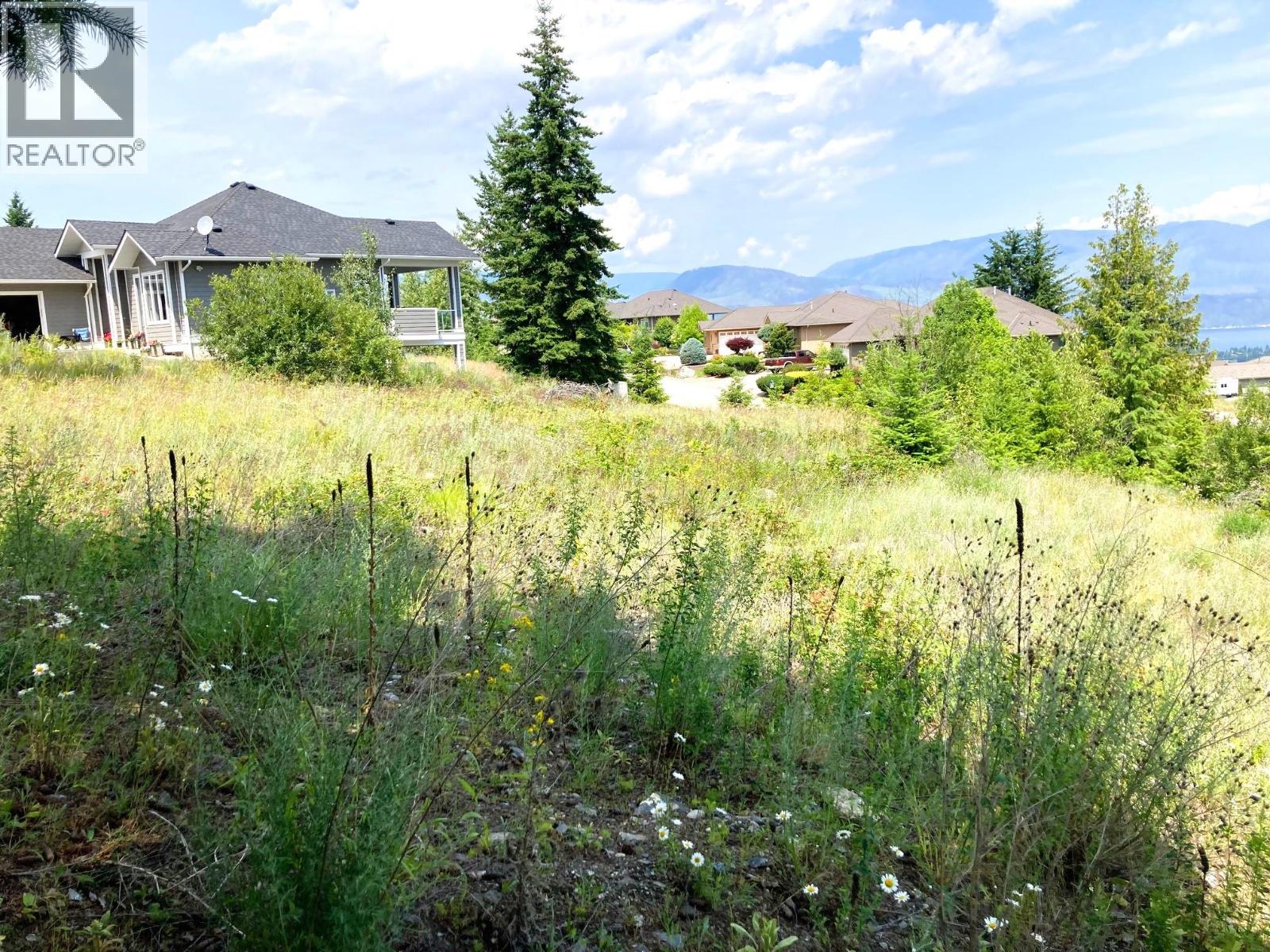 2555 Highlands Drive Property Photo 11