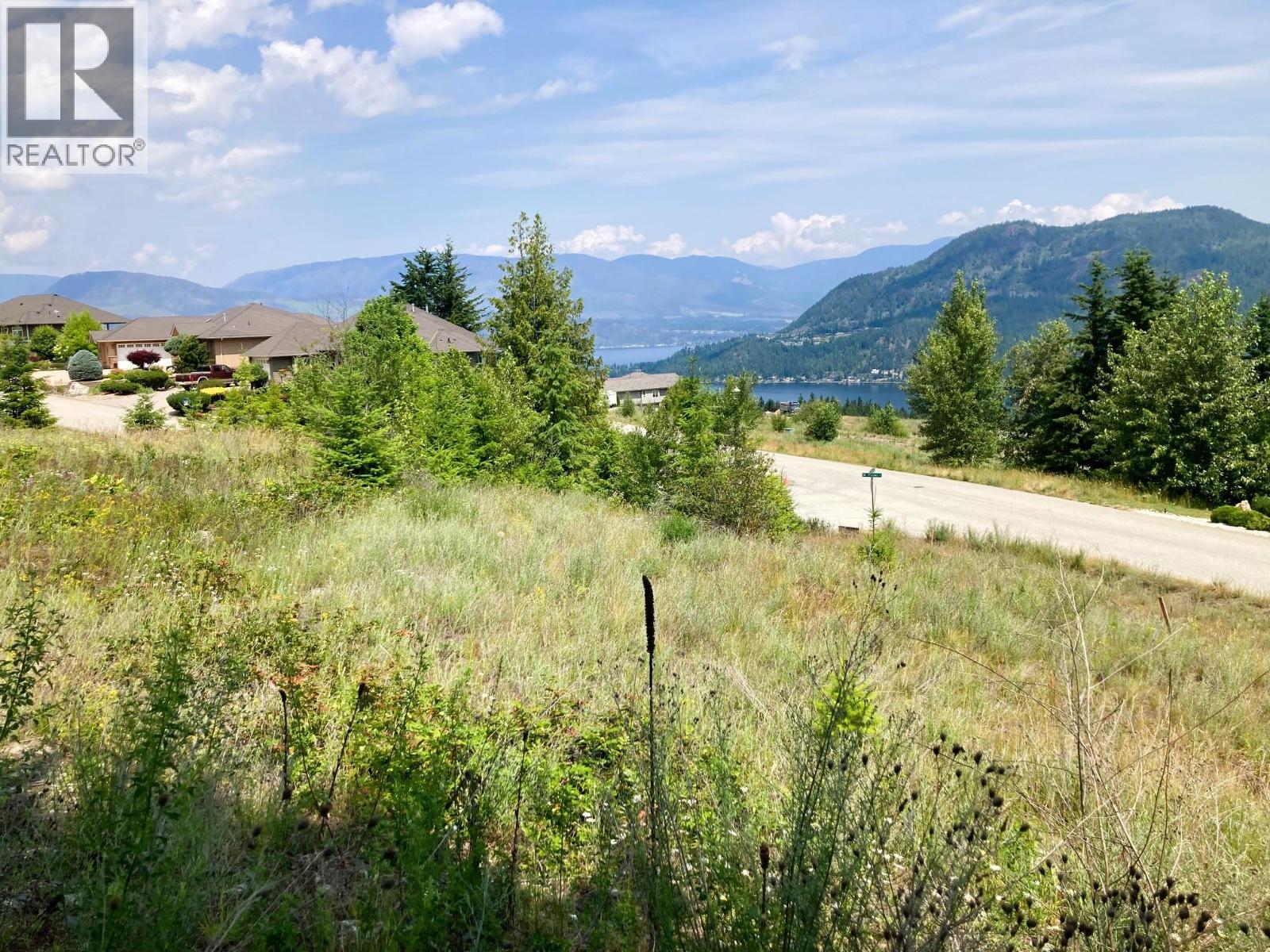 2555 Highlands Drive Property Photo 12