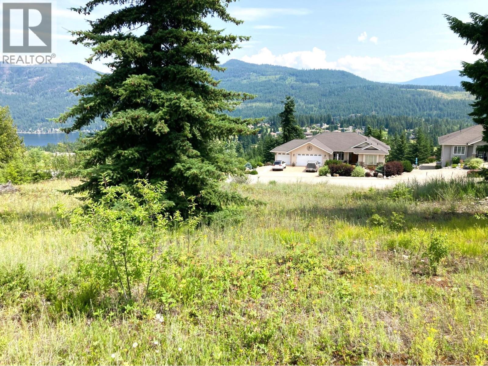 2555 Highlands Drive Property Photo 14