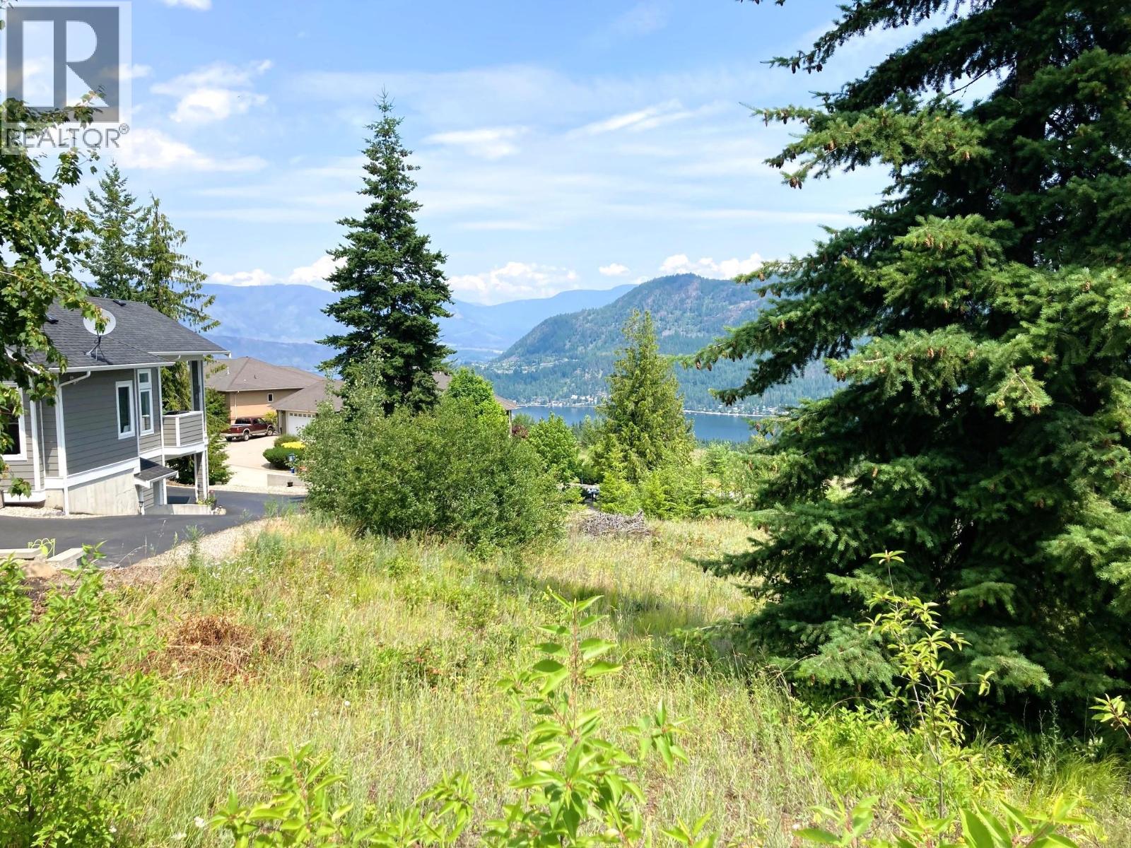 2555 Highlands Drive Property Photo 15