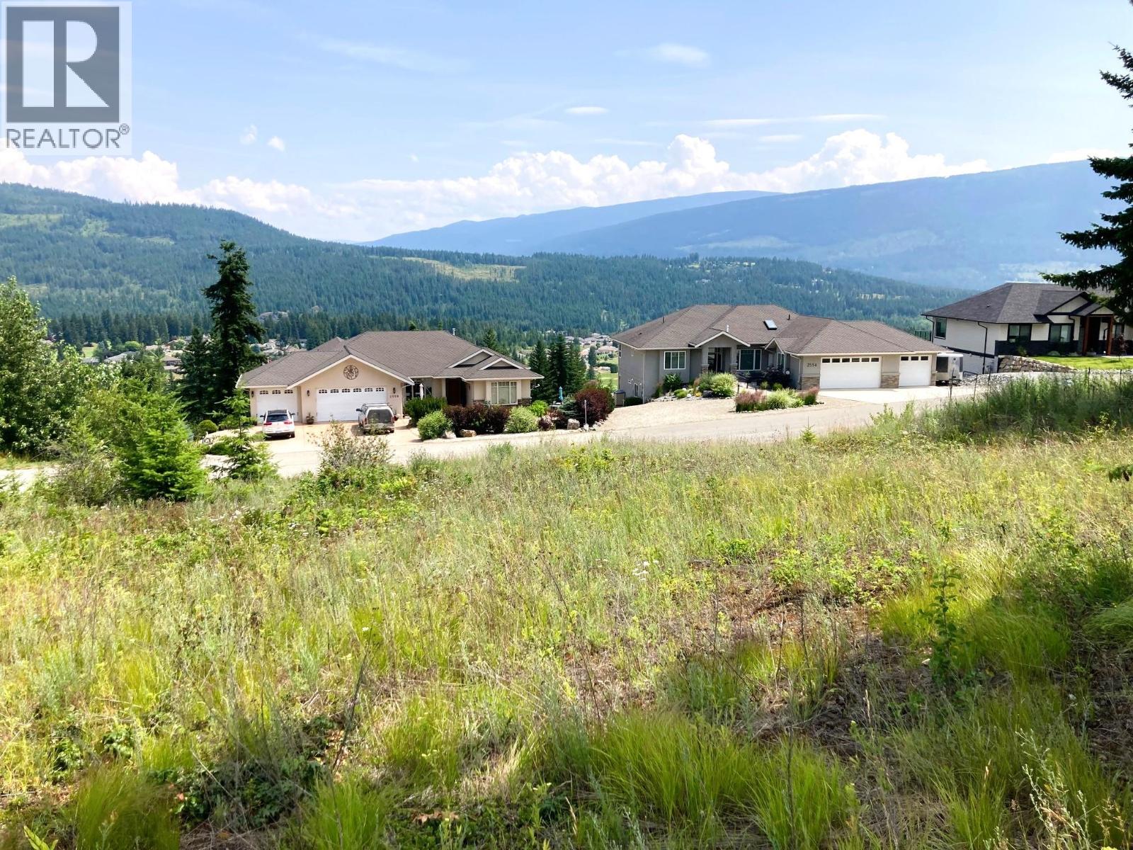 2555 Highlands Drive Property Photo 16