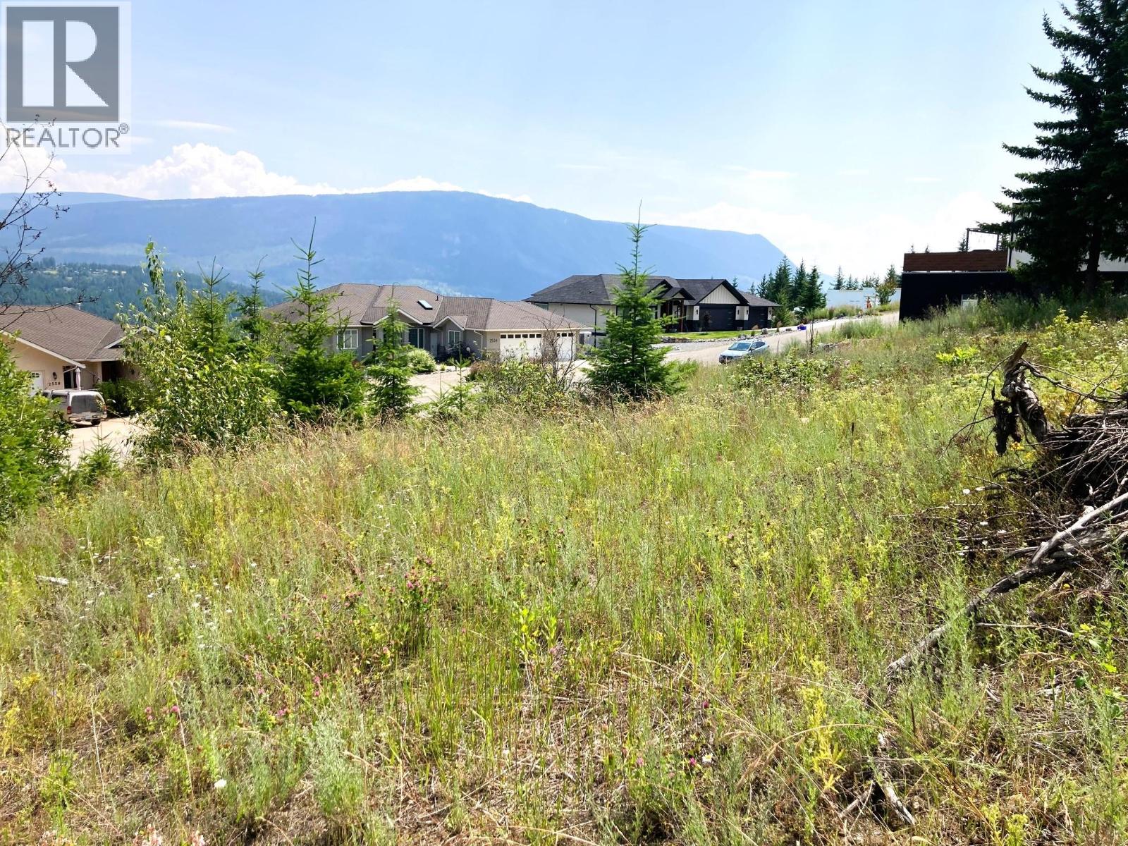 2555 Highlands Drive Property Photo 19