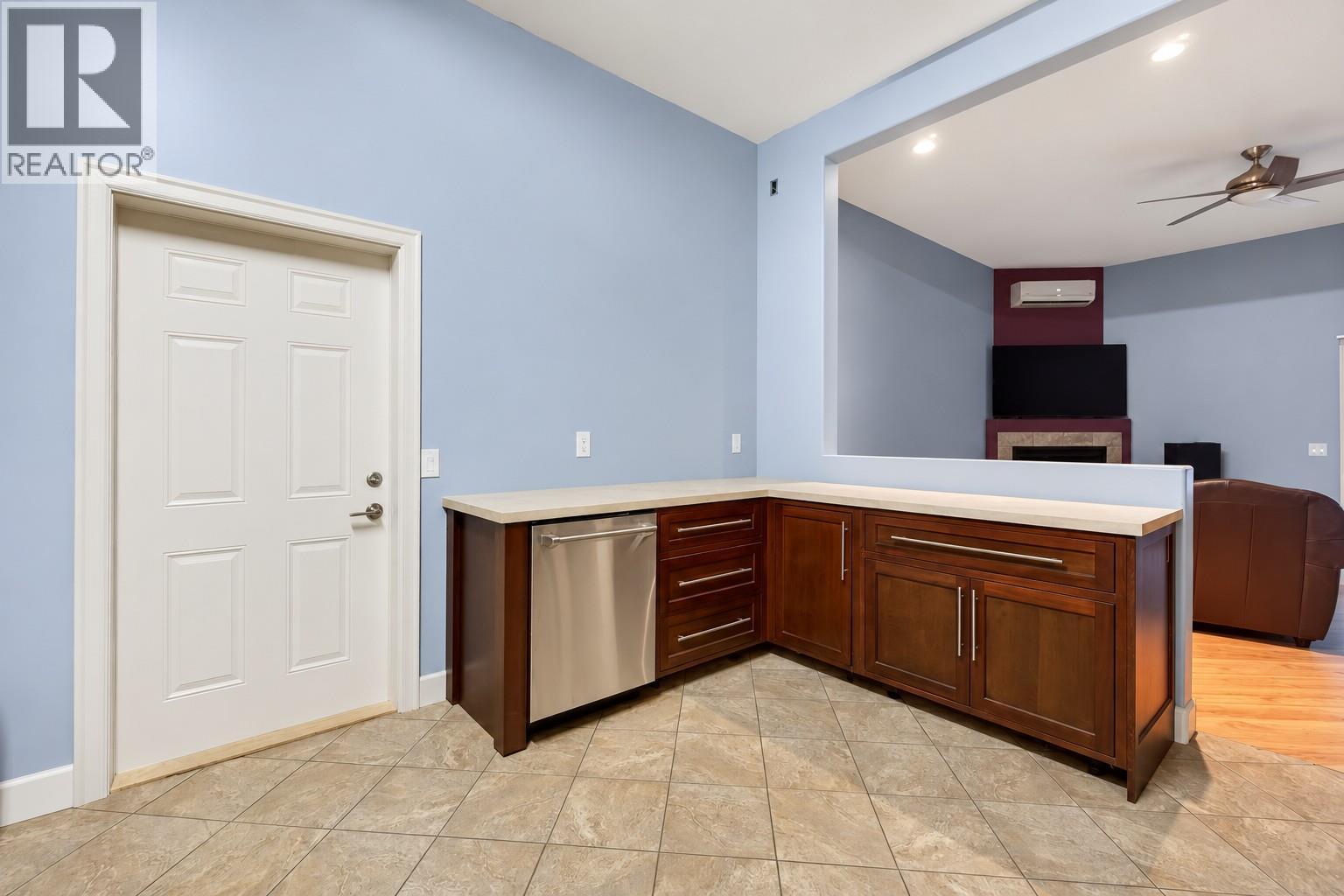 1 Wolfe Street Property Photo 7