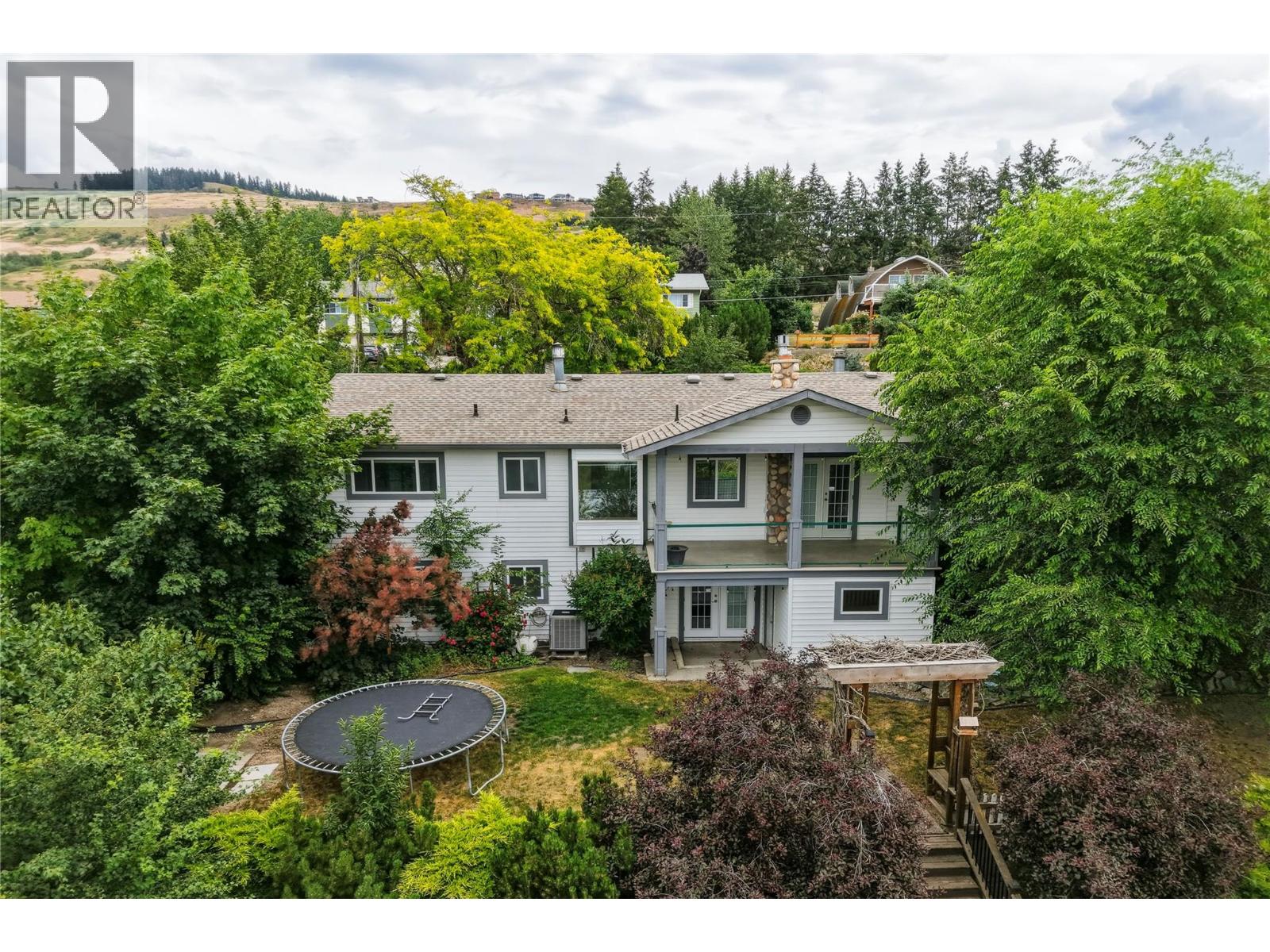 6864 Bryden Road Property Photo 2