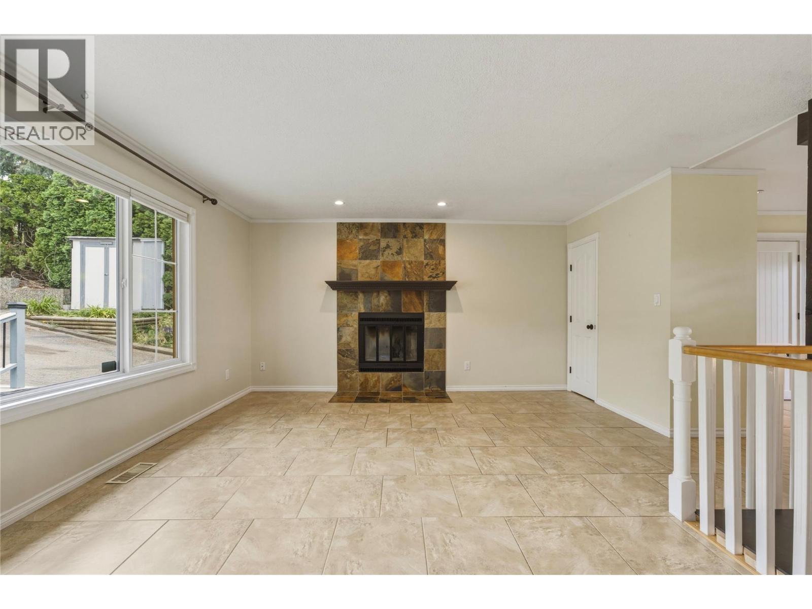 6864 Bryden Road Property Photo 8