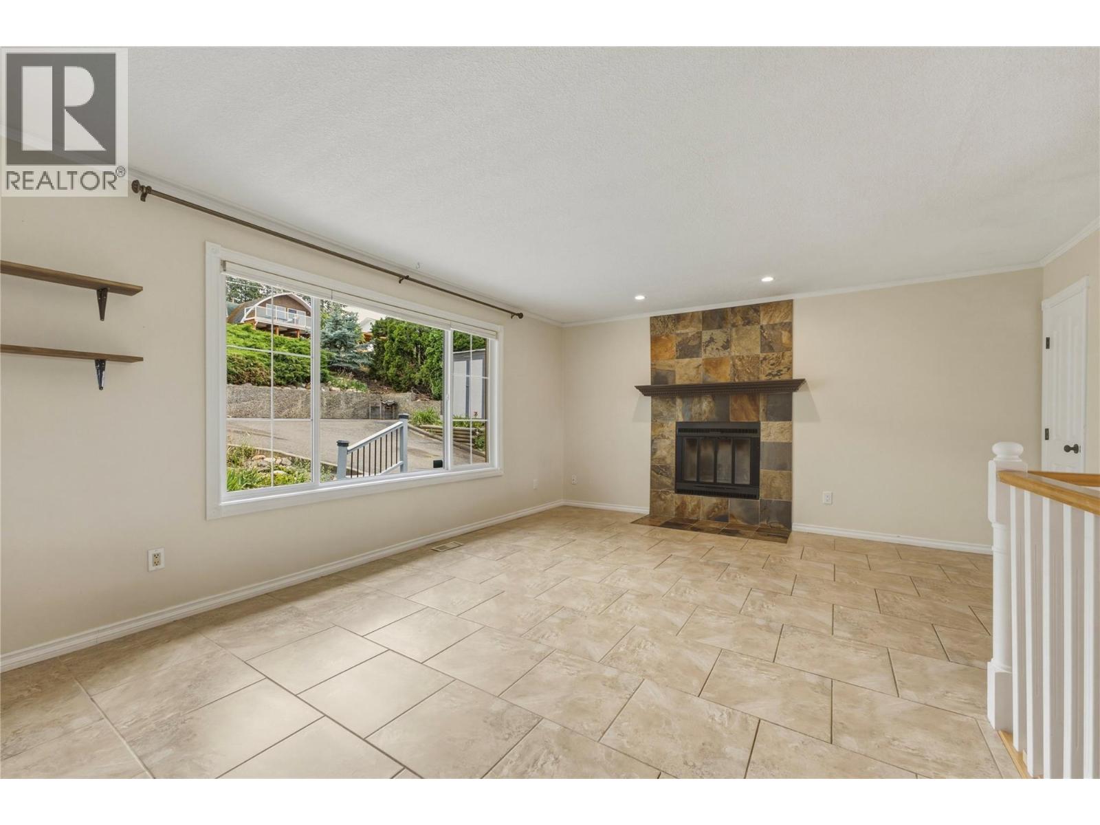 6864 Bryden Road Property Photo 10