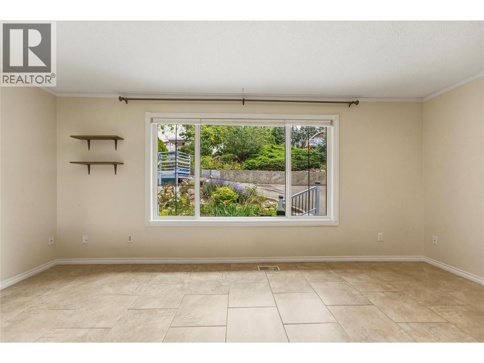 6864 Bryden Road Property Photo 11
