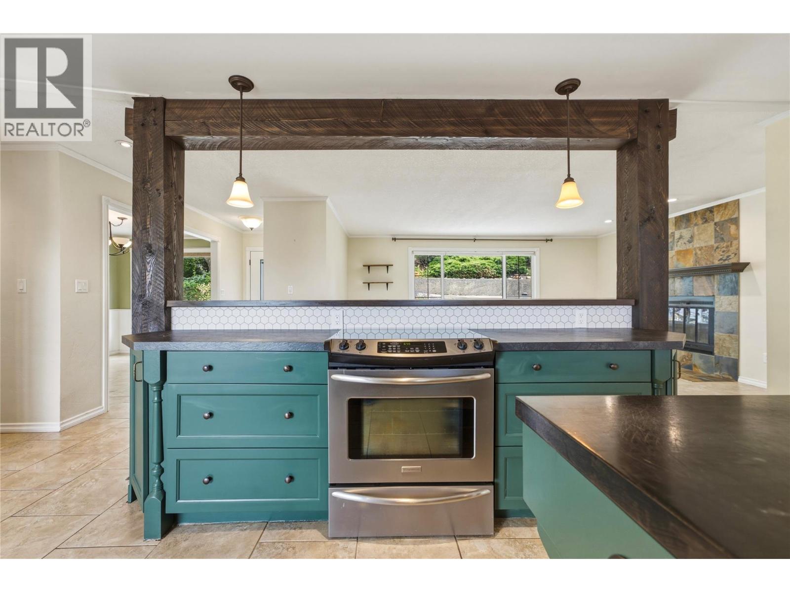 6864 Bryden Road Property Photo 17