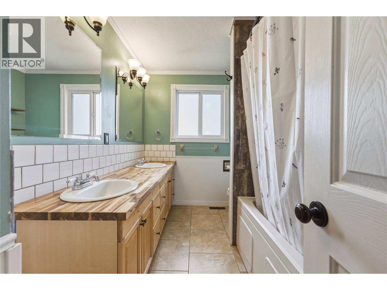 6864 Bryden Road Property Photo 20