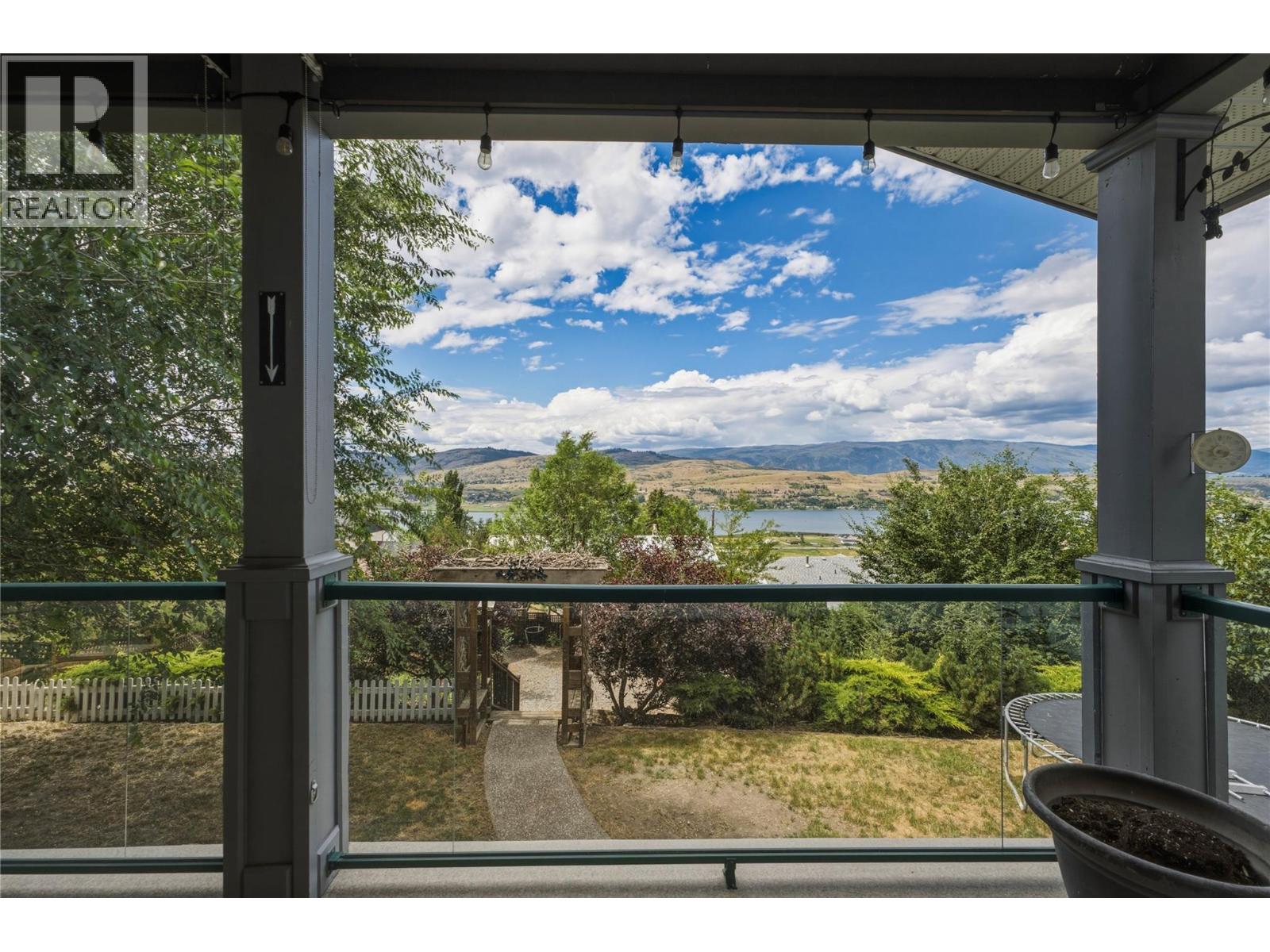6864 Bryden Road Property Photo 28