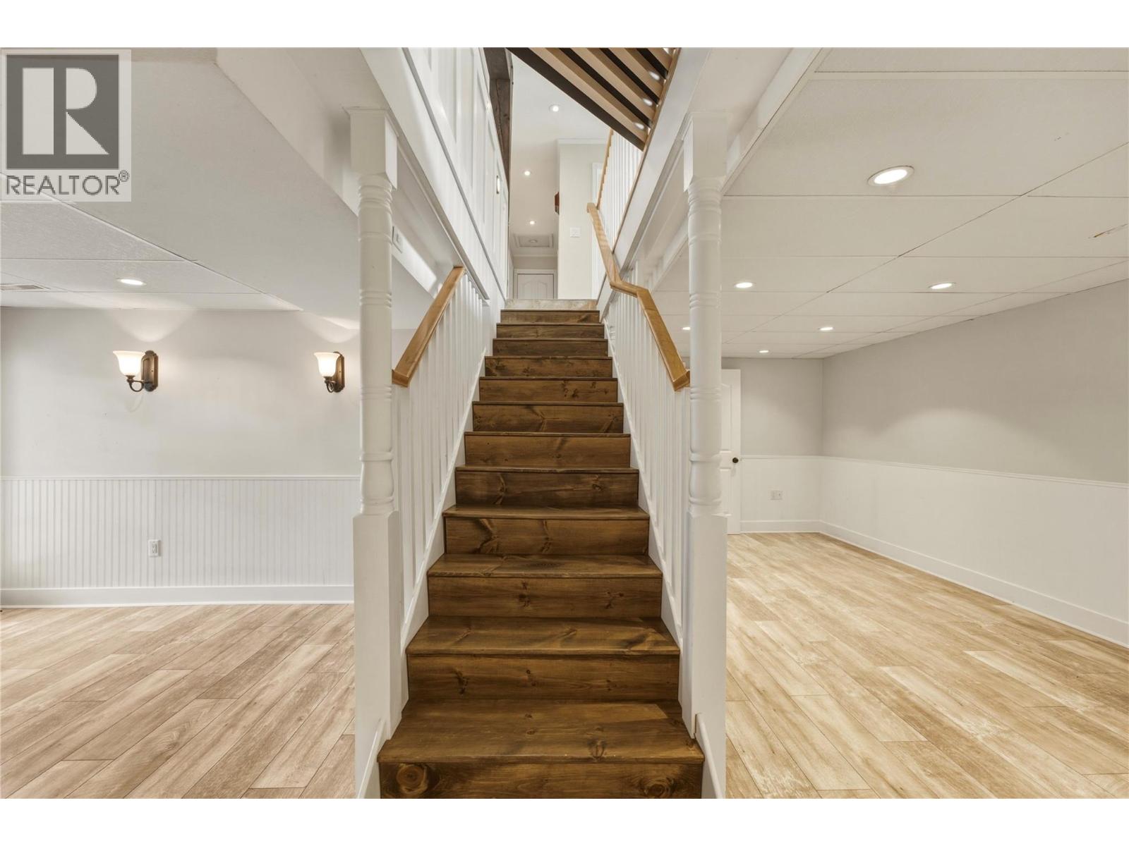 6864 Bryden Road Property Photo 30