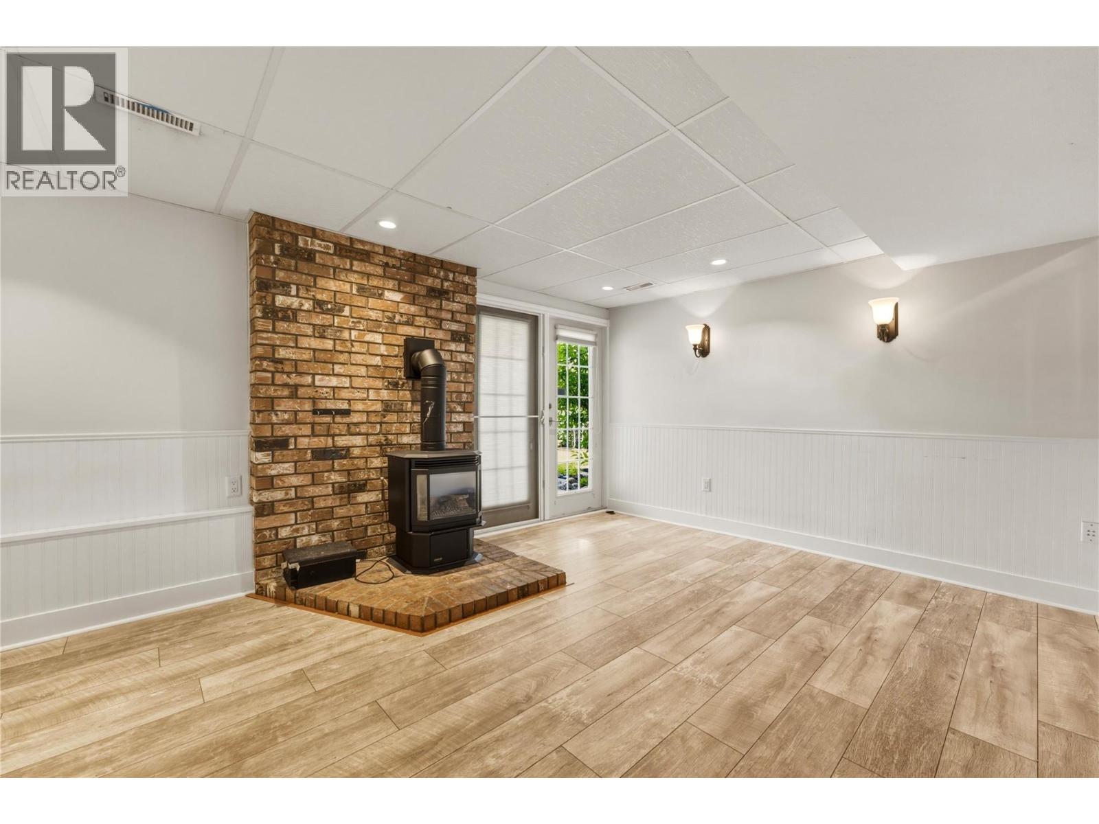 6864 Bryden Road Property Photo 31