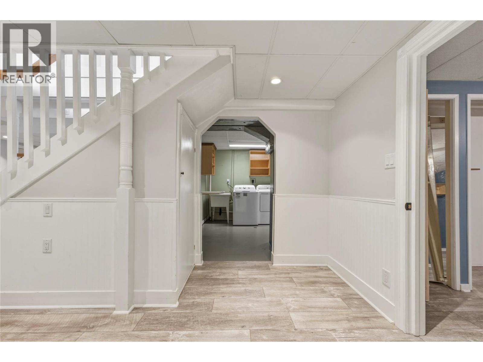 6864 Bryden Road Property Photo 34