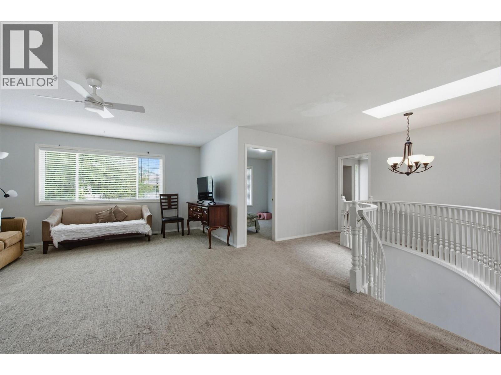 417 Wigglesworth Crescent Property Photo 8