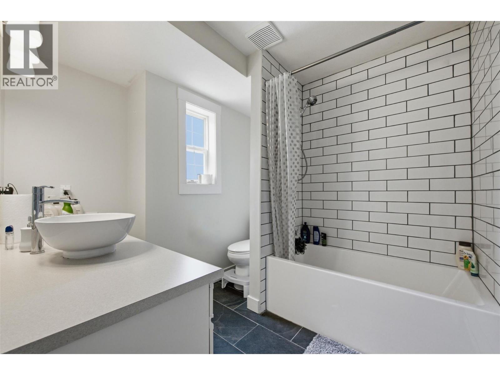 417 Wigglesworth Crescent Property Photo 44