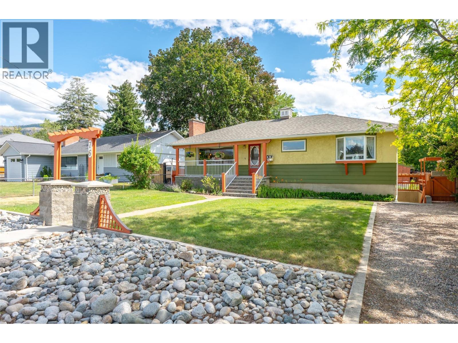 76 Huth Avenue