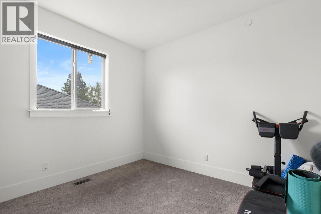 1065 Edgehill Place Property Photo 26