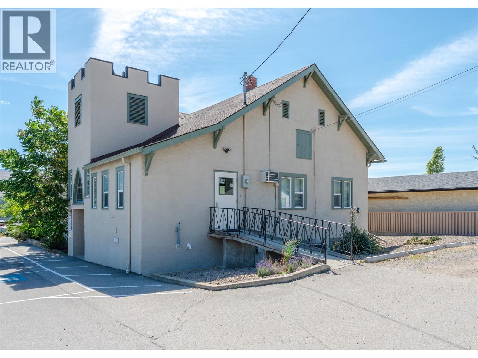 511 Church Avenue Property Photo 8