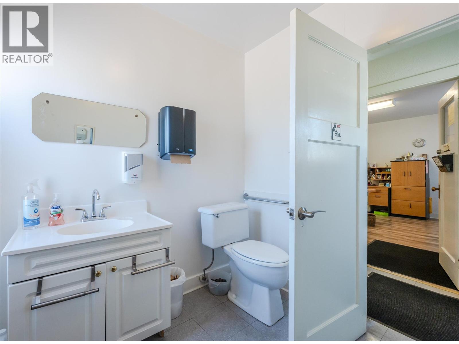 511 Church Avenue Property Photo 41