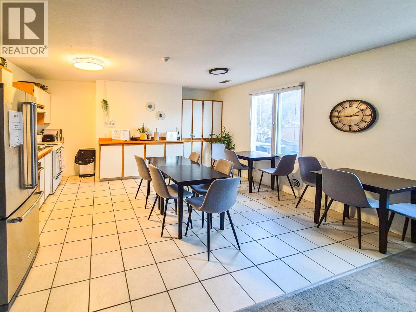 1045 Highway 97 Property Photo 6