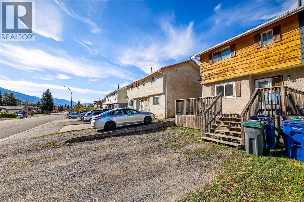 425b Mountain Ash Crescent Property Photo 9