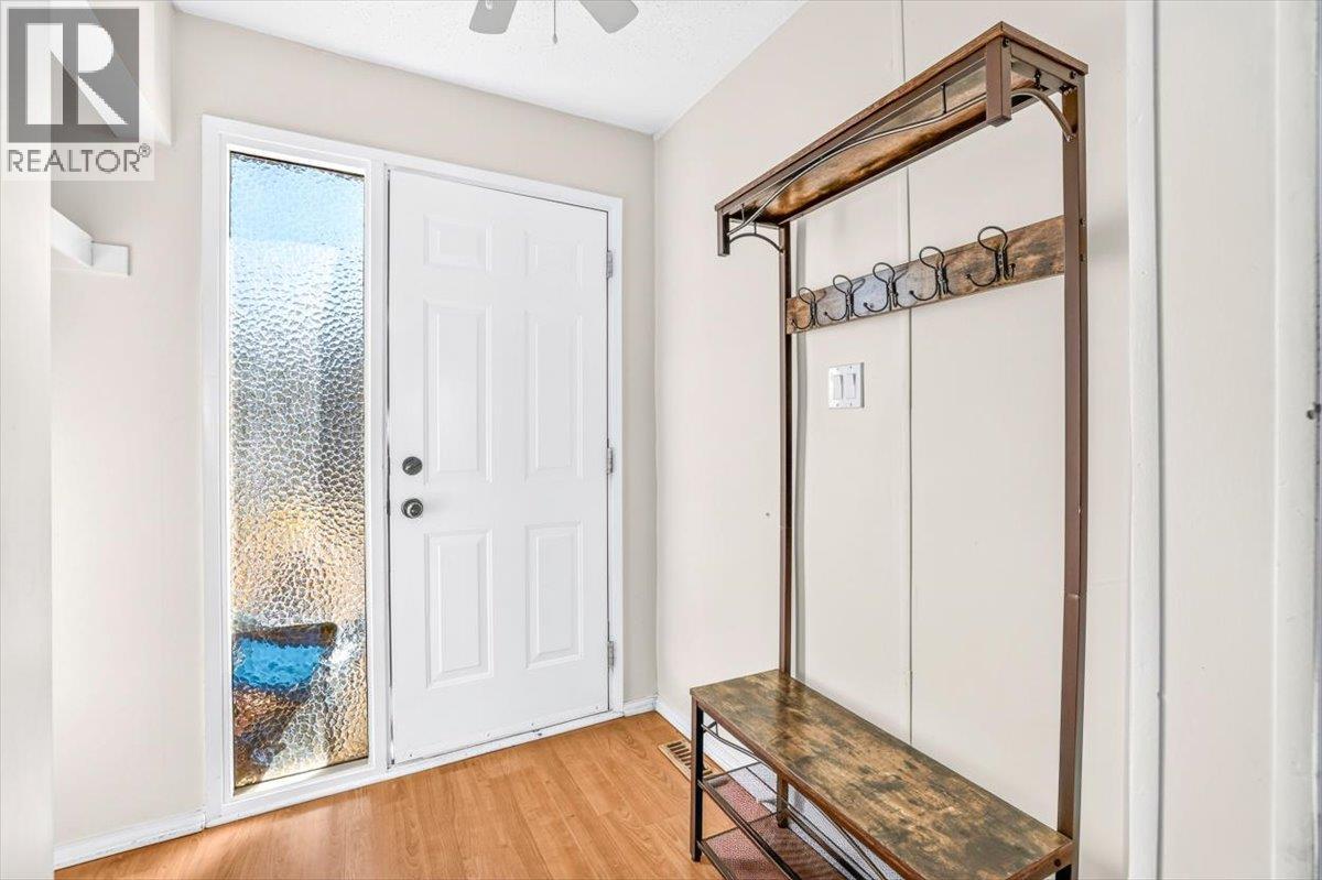 425b Mountain Ash Crescent Property Photo 12