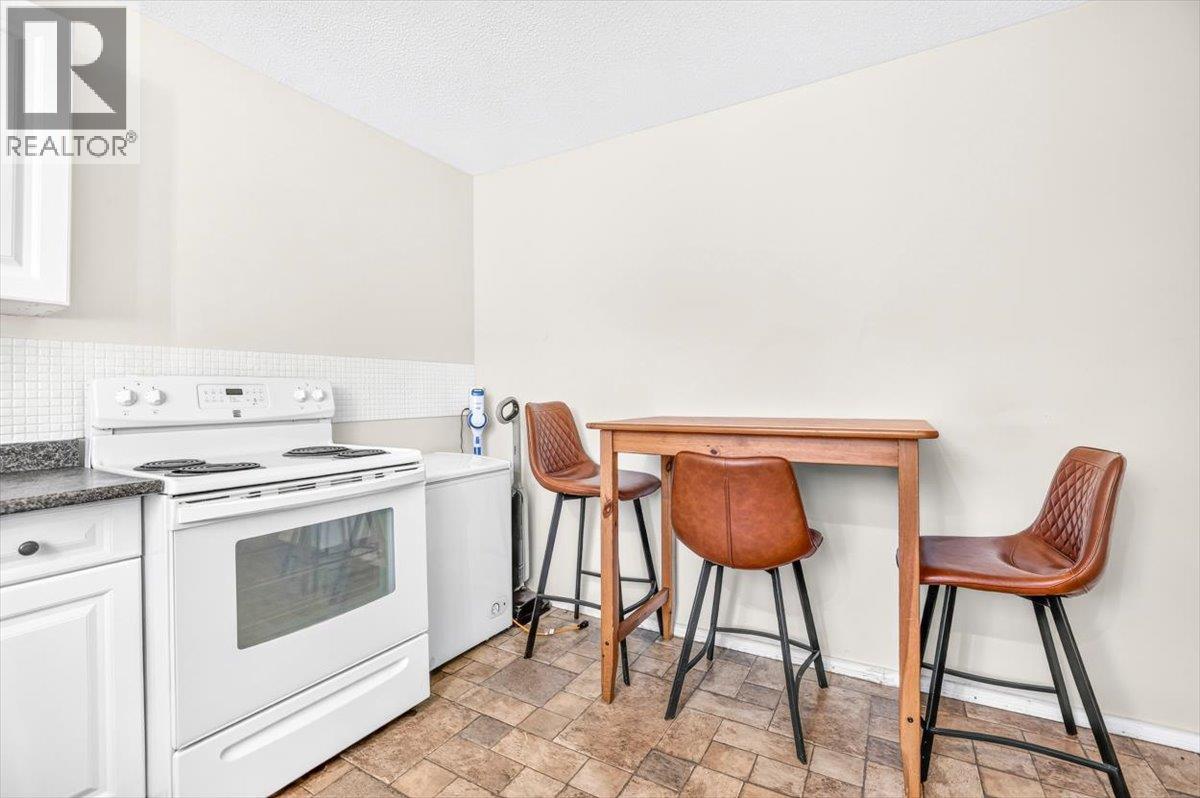 425b Mountain Ash Crescent Property Photo 16