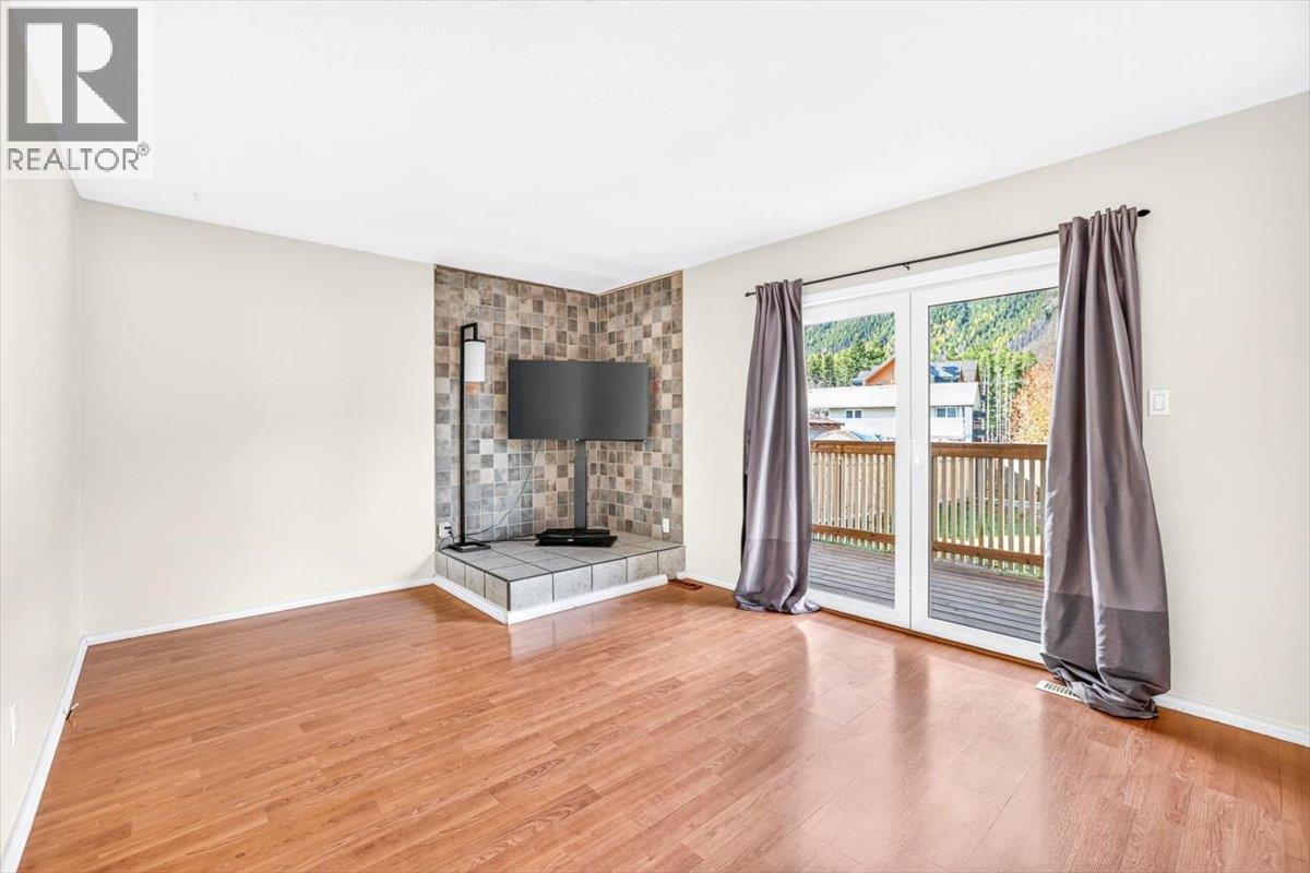 425b Mountain Ash Crescent Property Photo 20