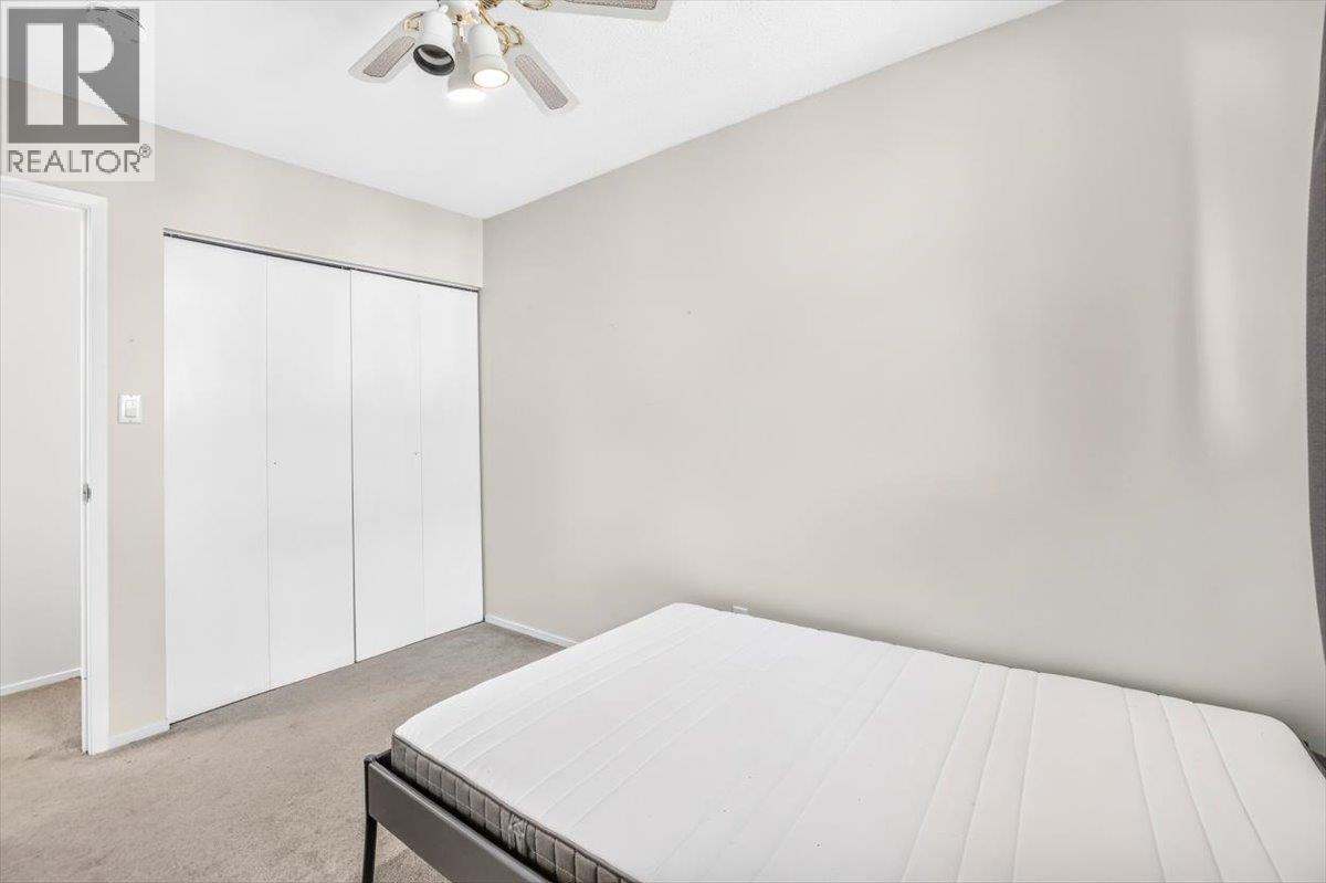 425b Mountain Ash Crescent Property Photo 32
