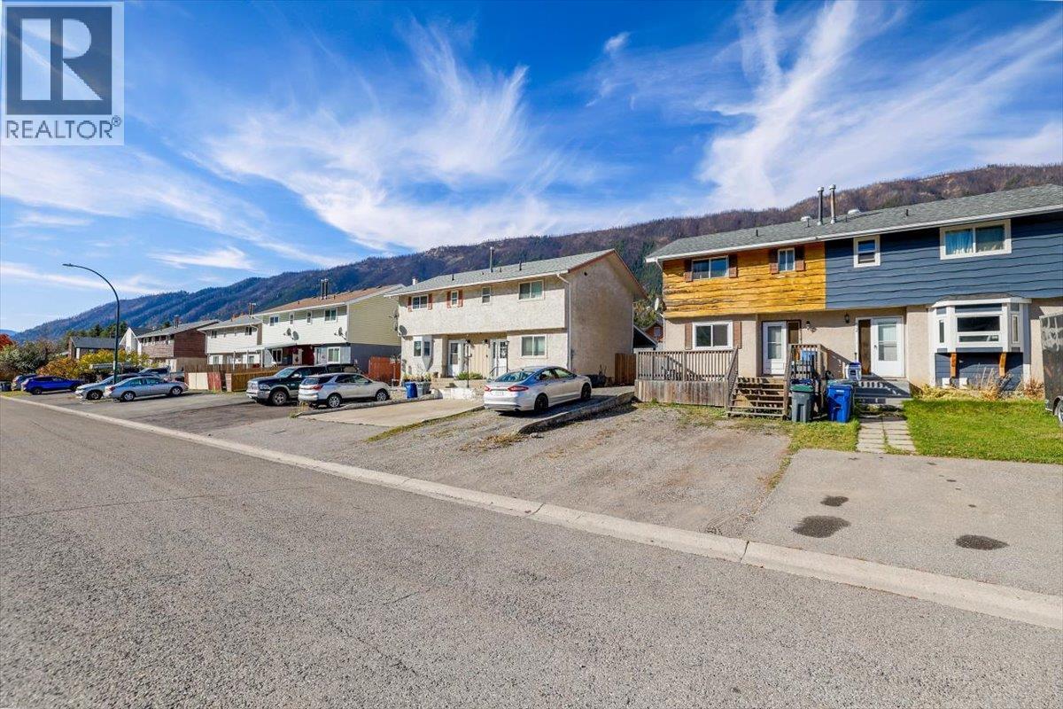 425b Mountain Ash Crescent Property Photo 39