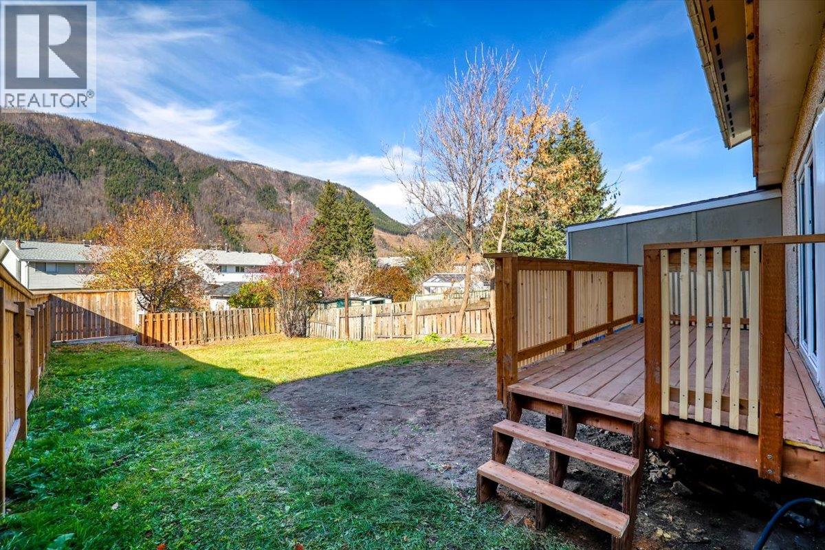 425b Mountain Ash Crescent Property Photo 42