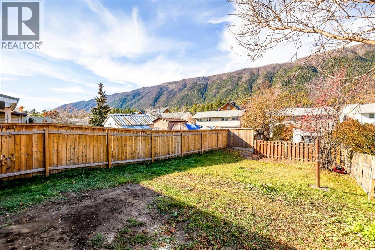 425b Mountain Ash Crescent Property Photo 48