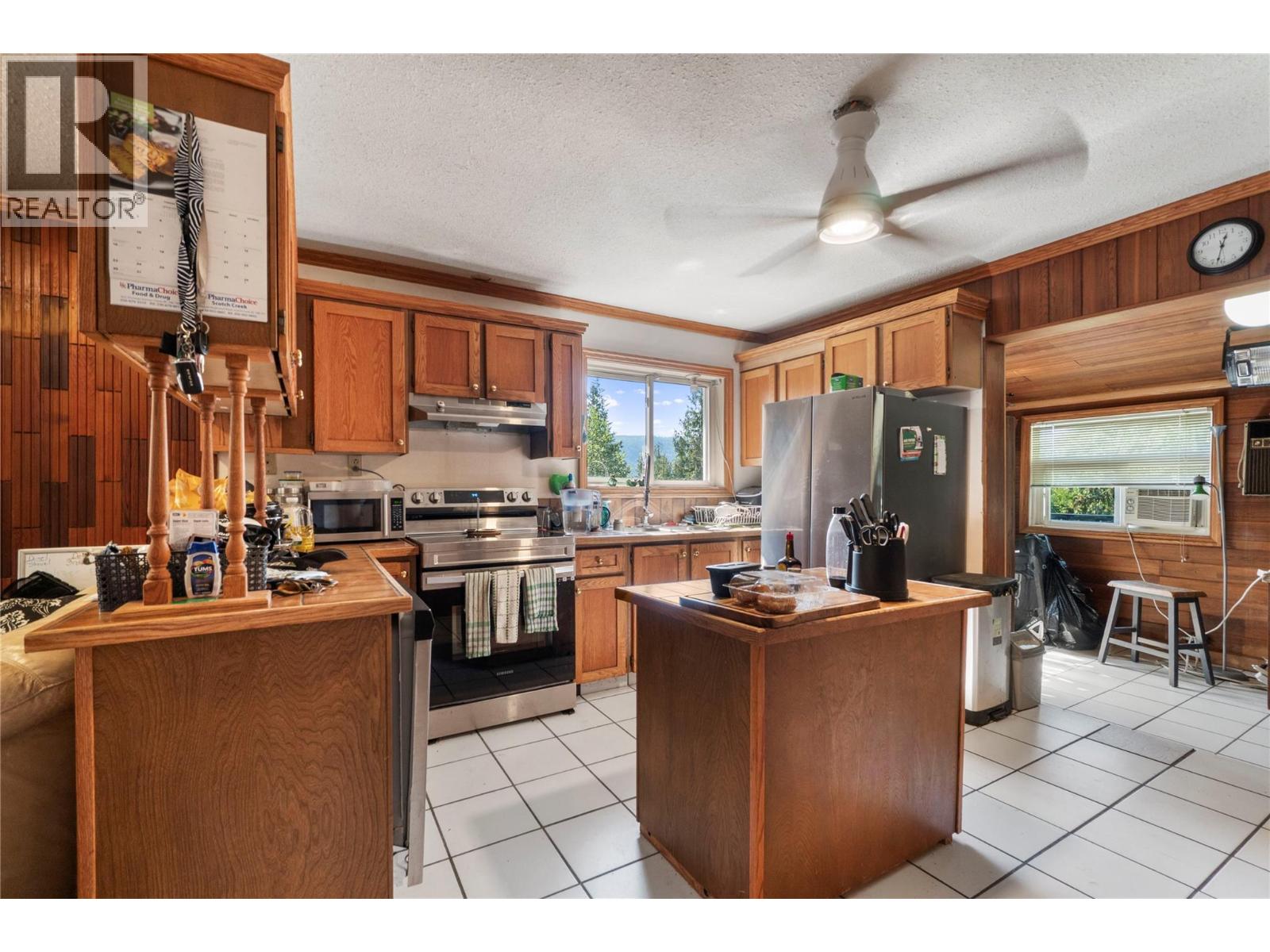 8749 Squilax-anglemont Road Property Photo 4
