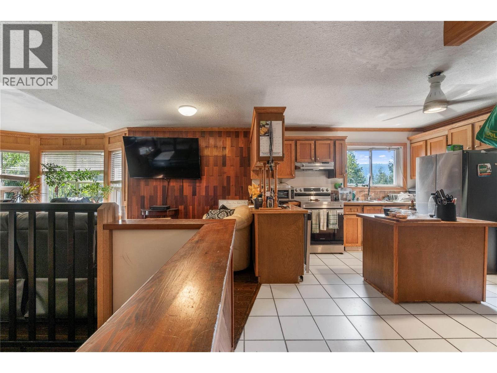 8749 Squilax-anglemont Road Property Photo 11