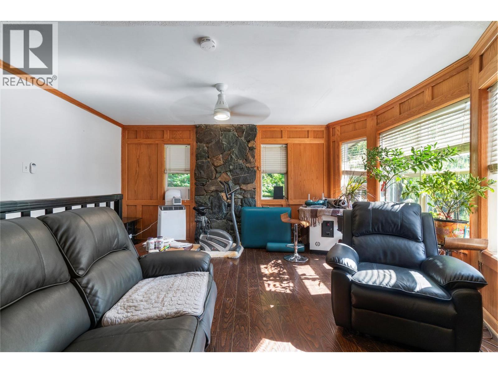 8749 Squilax-anglemont Road Property Photo 15