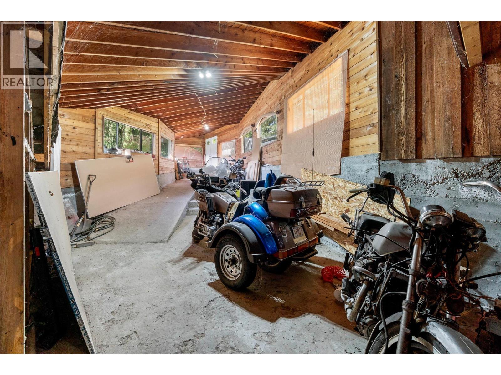 8749 Squilax-anglemont Road Property Photo 25