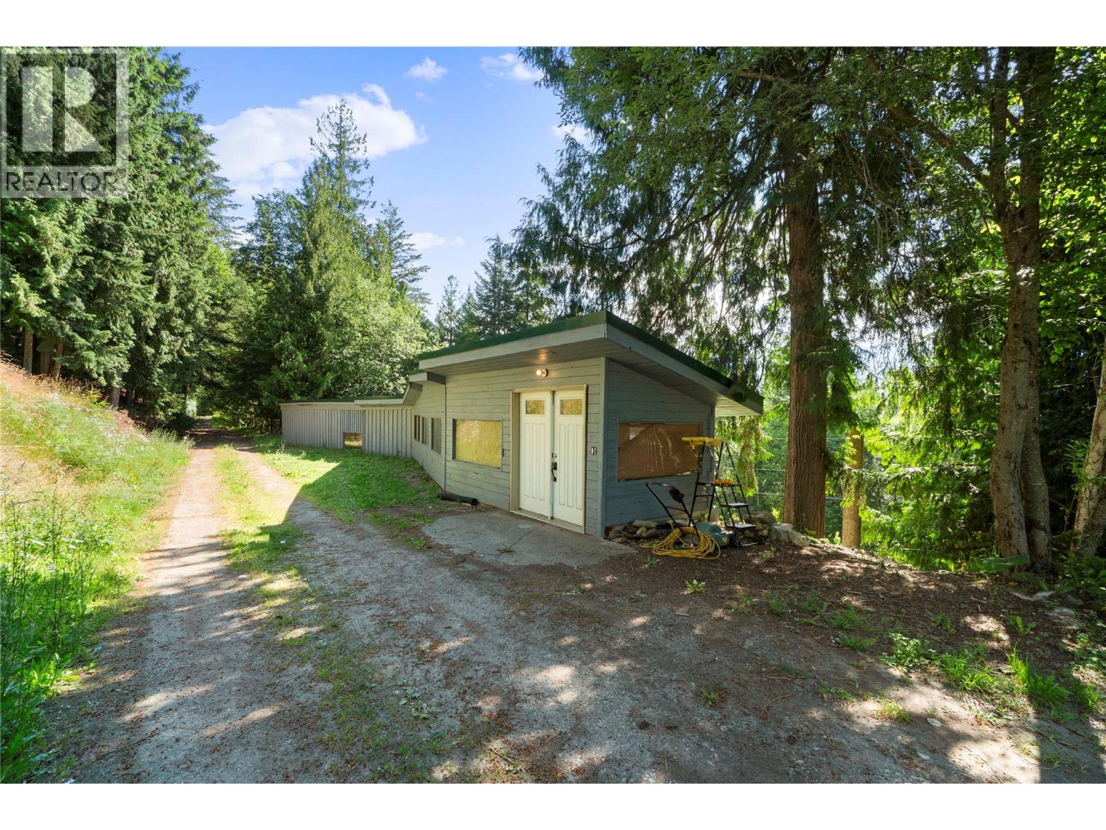8749 Squilax-anglemont Road Property Photo 29