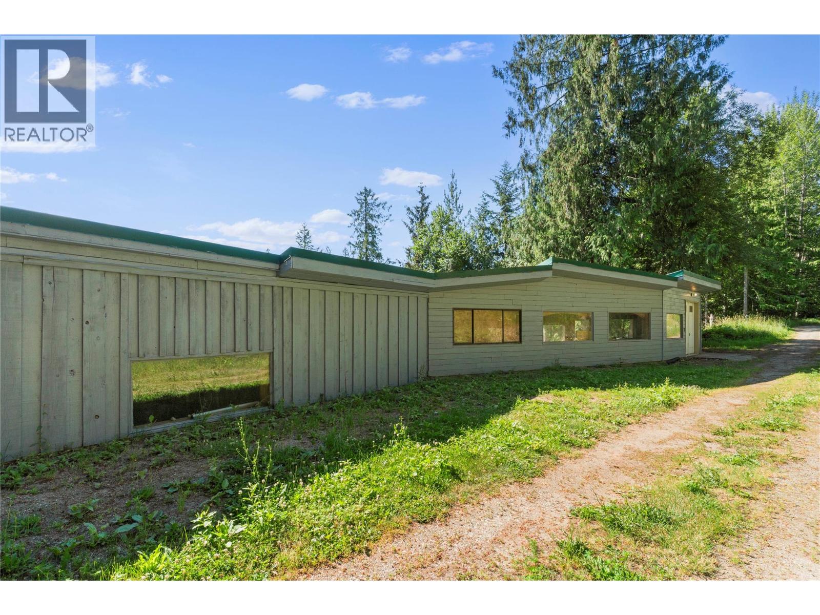 8749 Squilax-anglemont Road Property Photo 31