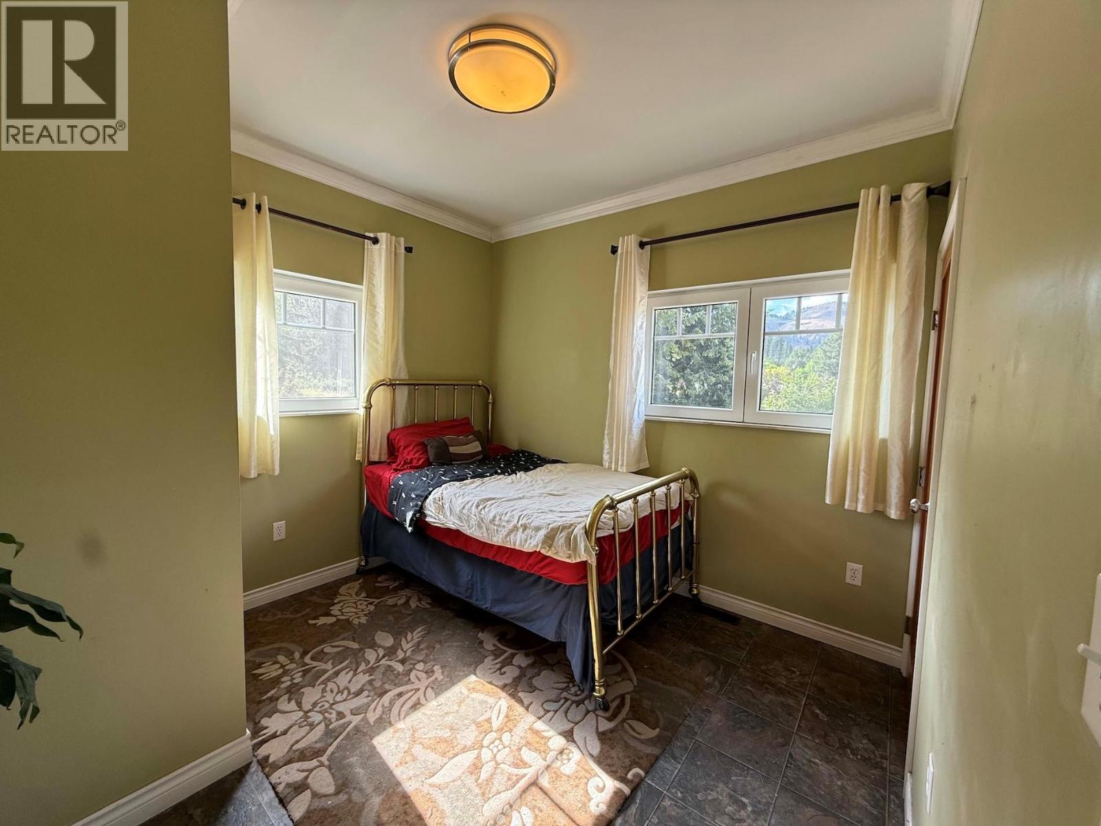 4240 Vancouver Avenue E Property Photo 10