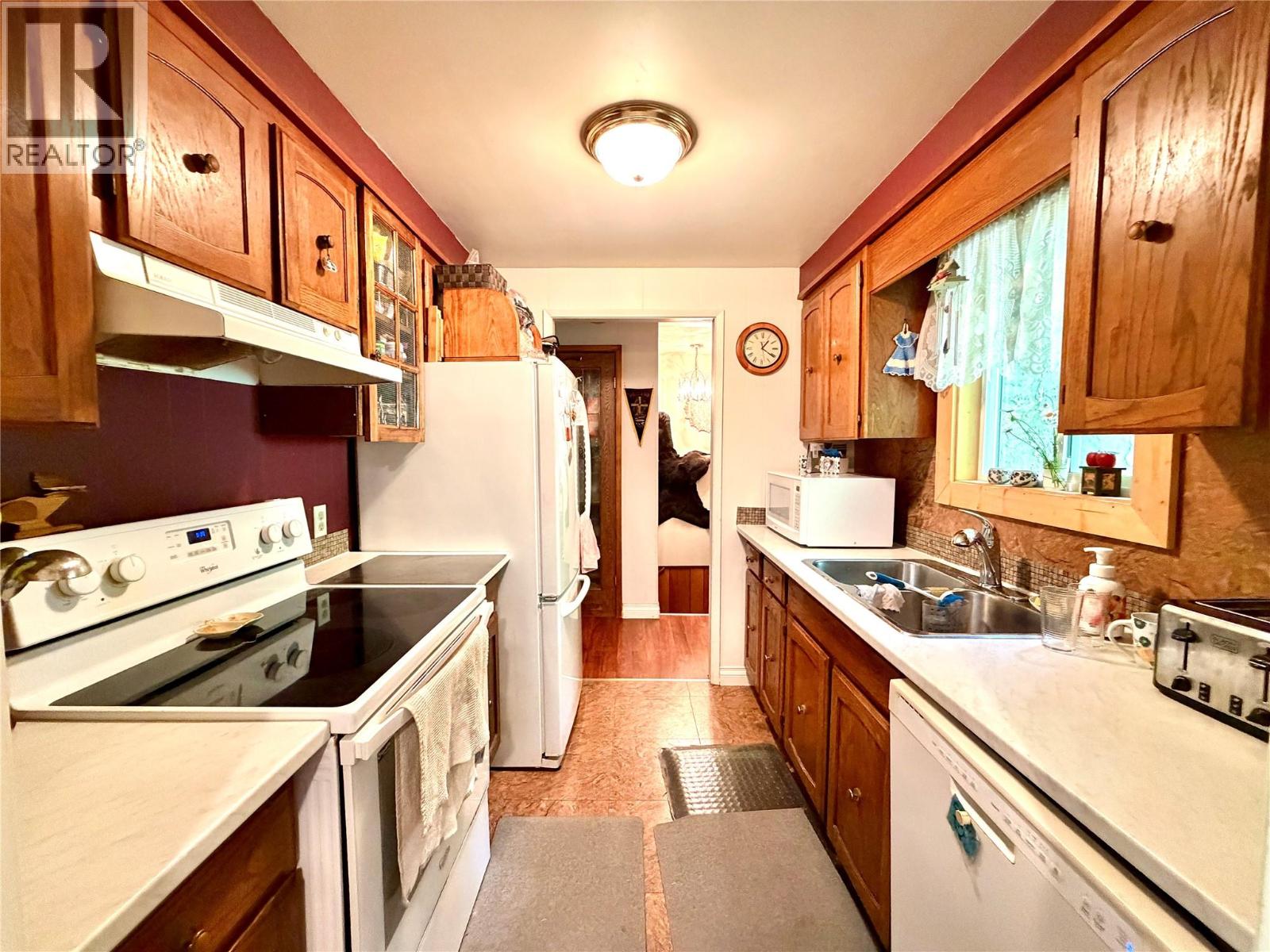 2186 Crestview Crescent Property Photo 10
