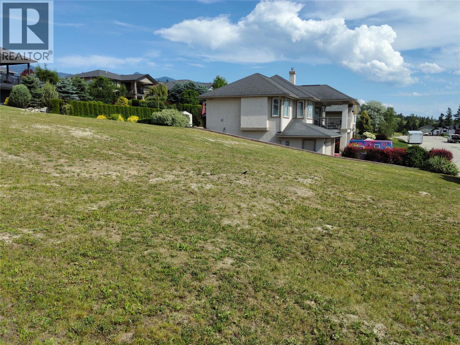 1002 Selkirk Drive Property Photo 1