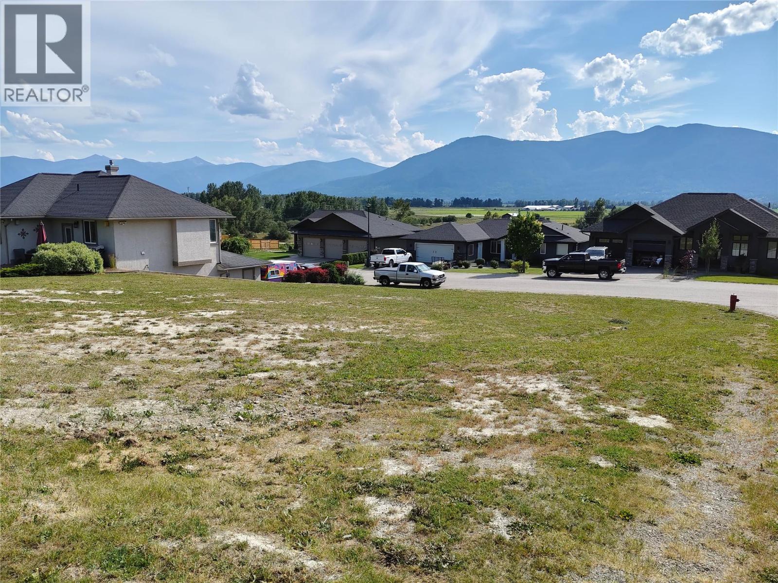 1002 Selkirk Drive Property Photo 2