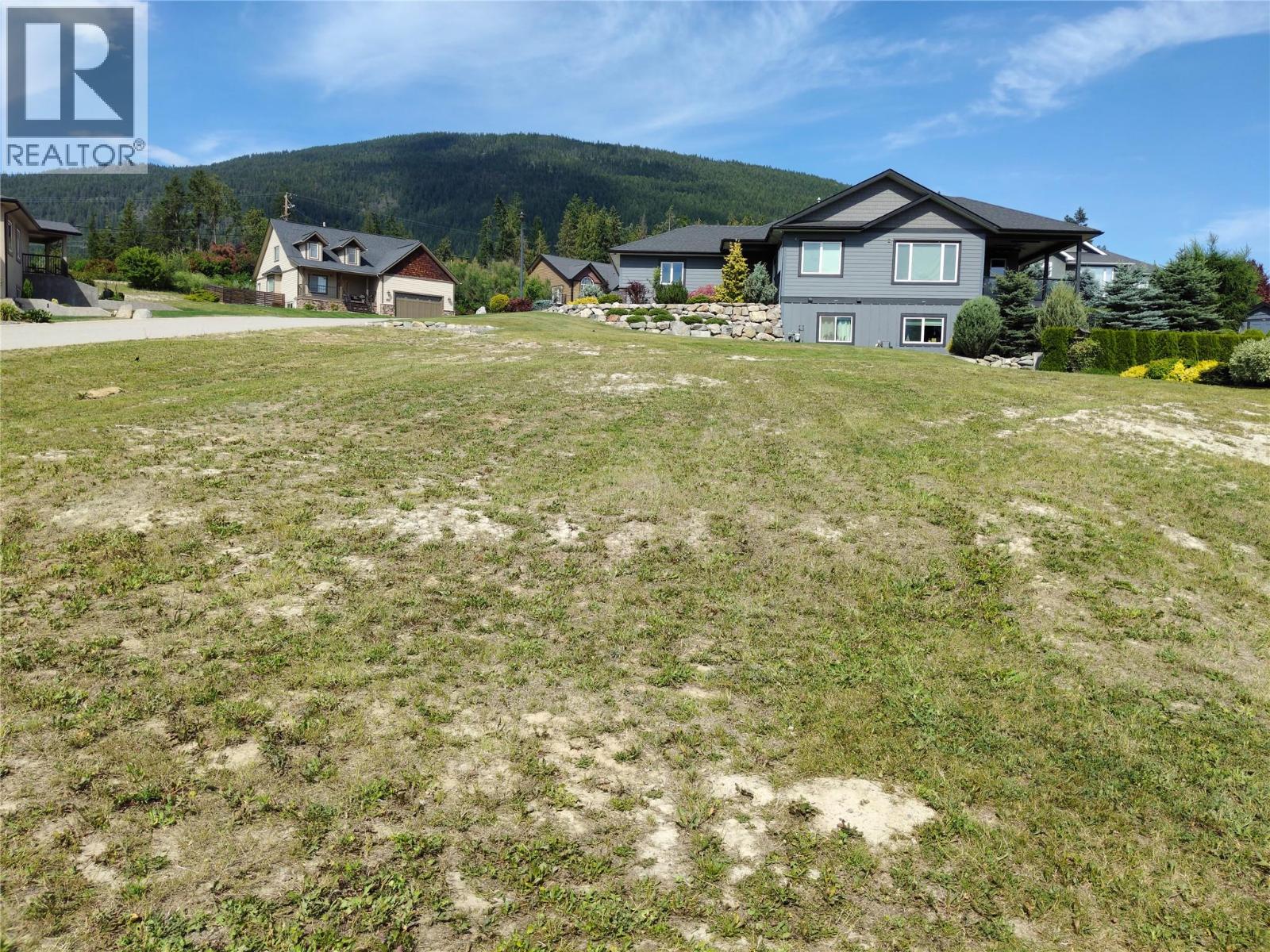 1002 Selkirk Drive Property Photo 4