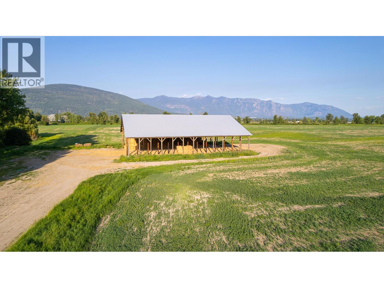 1680 Nicks Island N Road Property Photo 3