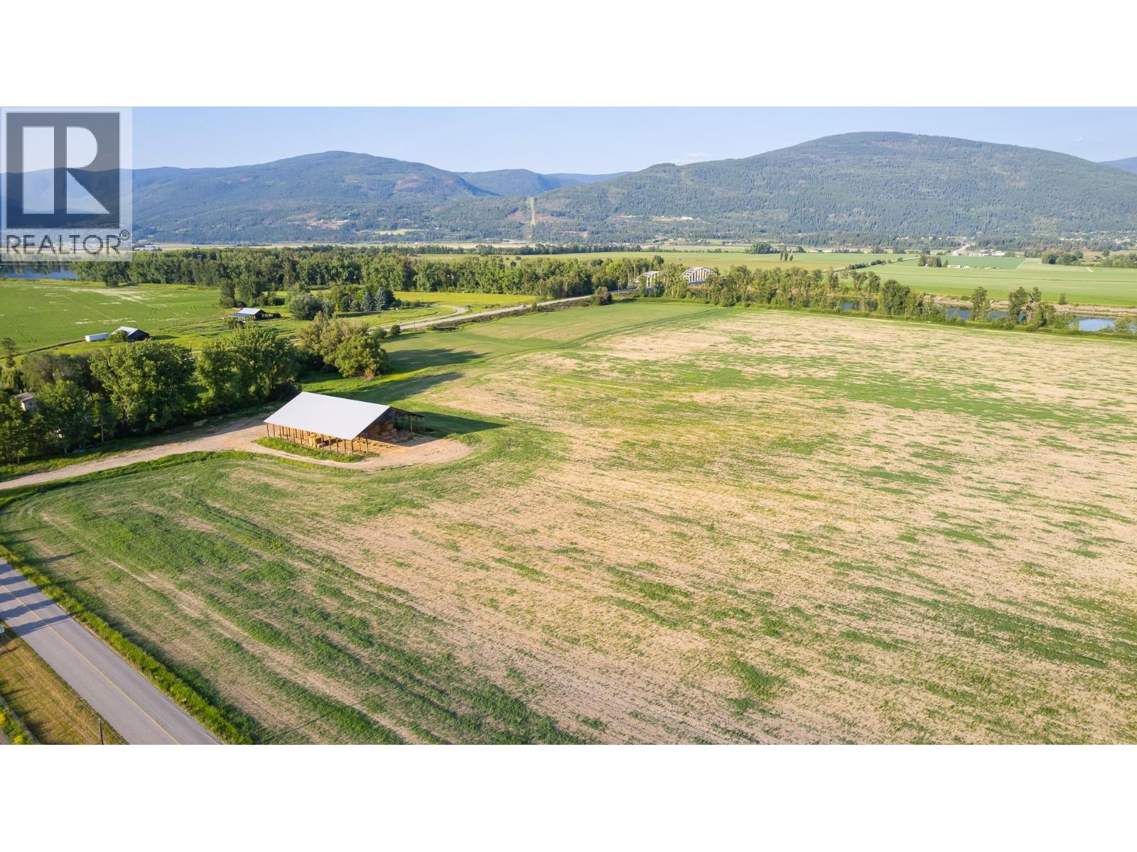 1680 Nicks Island N Road Property Photo 4