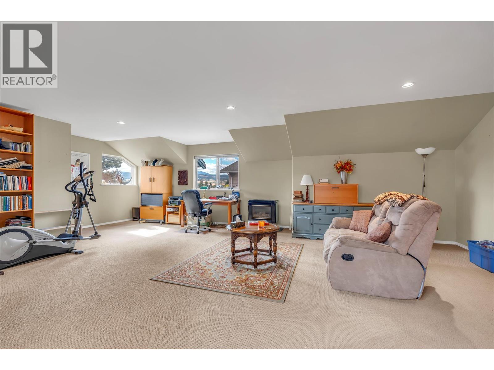 134 Deerview Crescent Property Photo 34
