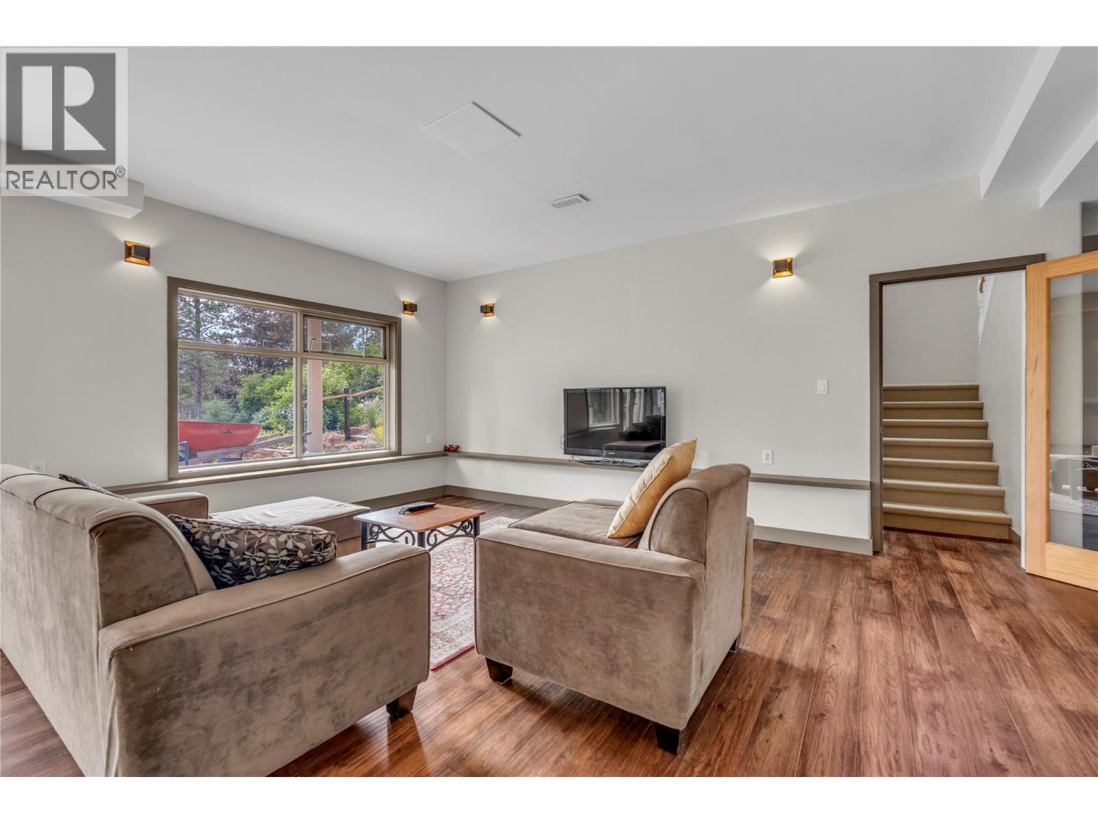 134 Deerview Crescent Property Photo 42
